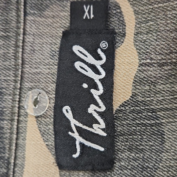 Thrill Camo Cropped Jacket. Asymmetric Zipper. Size Jrs. 1X - Picture 5 of 12